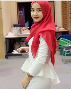 "senyuman manis"